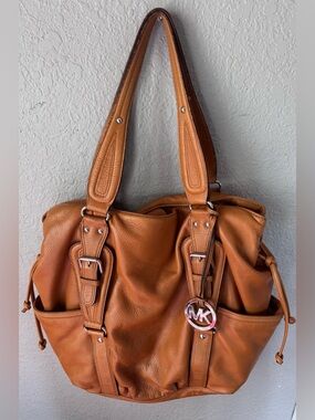 Michael Kors Bedford Large Leather Shoulder Bag Purse Luggage Brown Pebbled